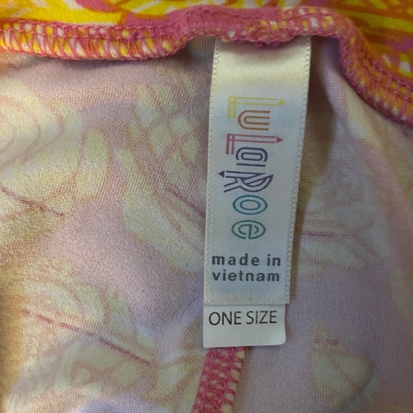 Lularoe leggings pink and gold roses - Picture 2 of 2